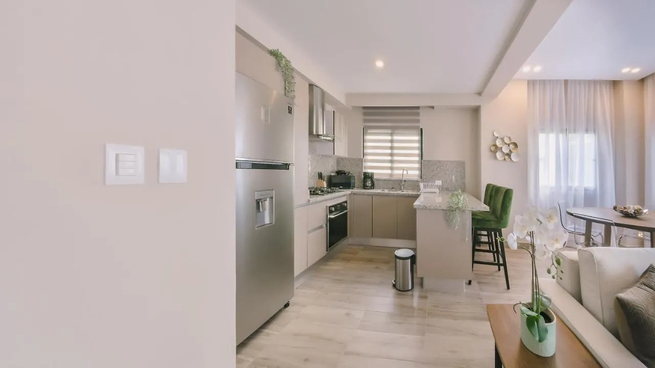 Fully Serviced Apartment At Regatta Living II - 907 Santo Domingo 0*,