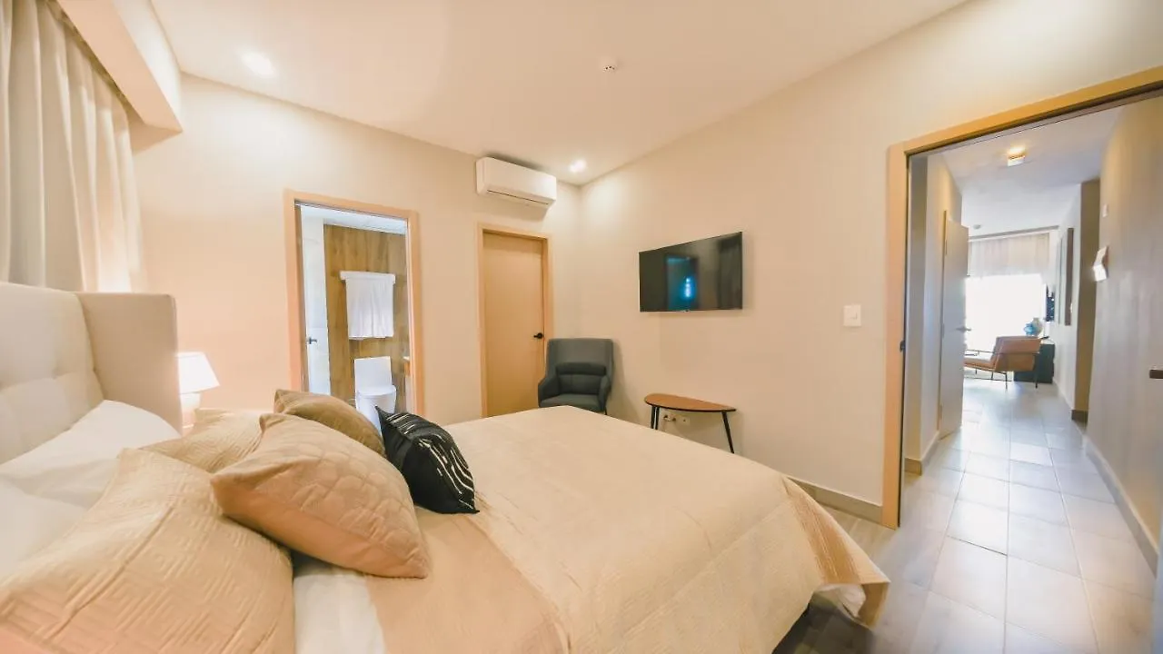Fully Serviced Apartment At Regatta Living II - 907 Santo Domingo 0*,