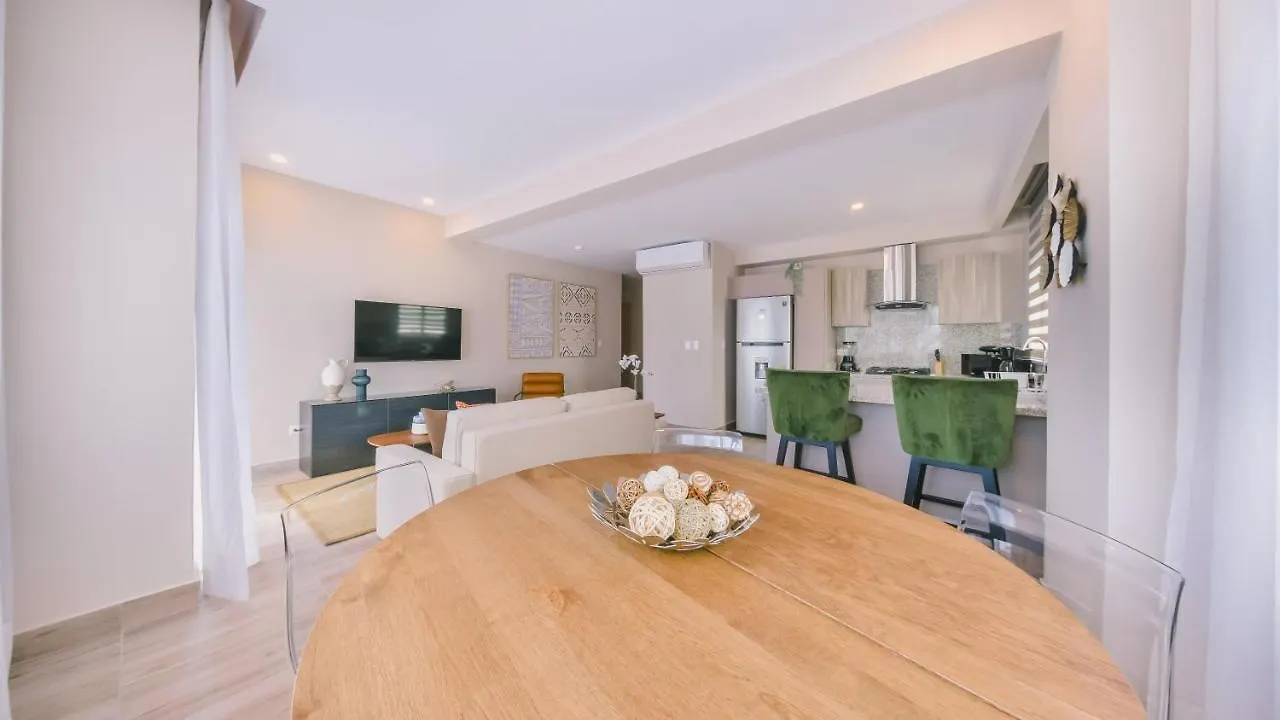 Fully Serviced Apartment At Regatta Living II - 907 Santo Domingo