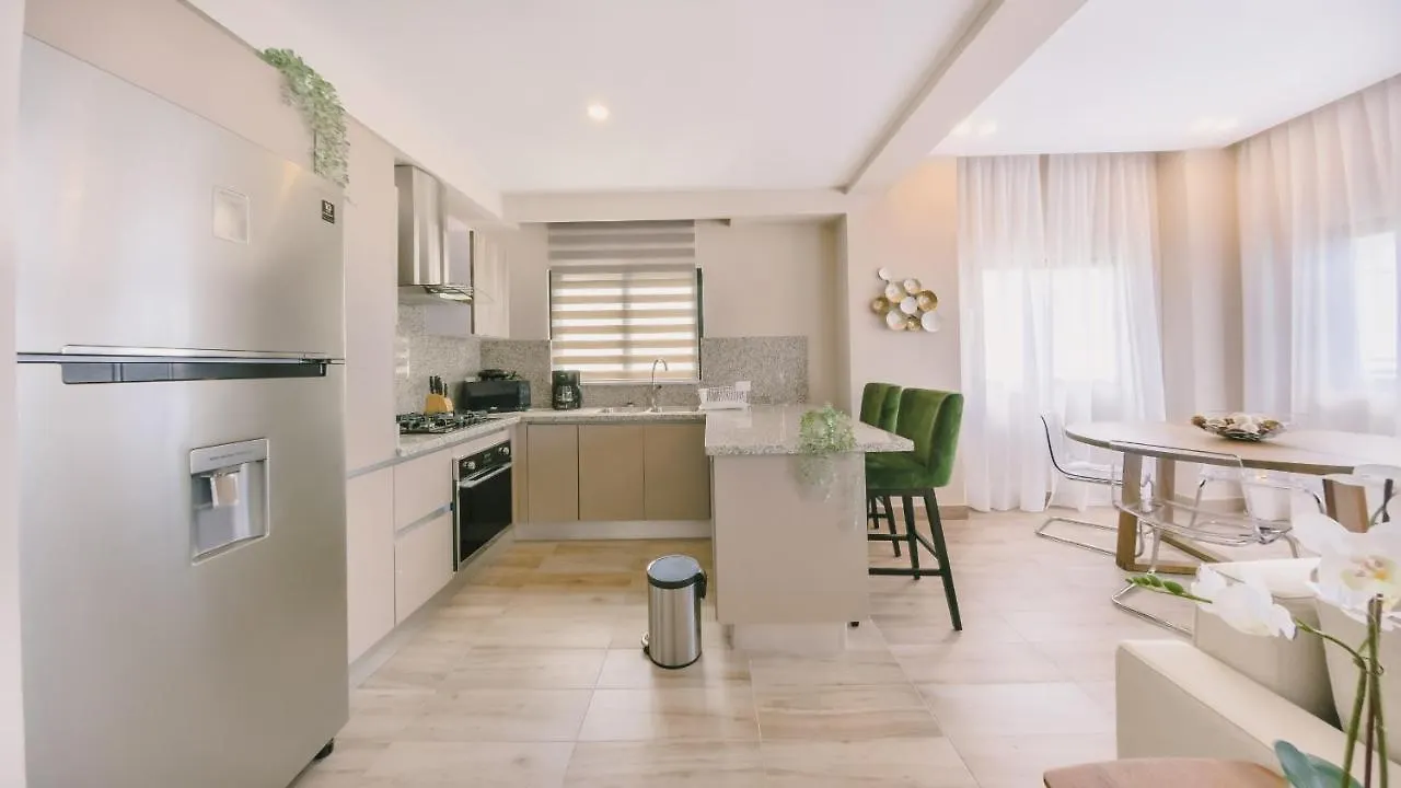 Fully Serviced Apartment At Regatta Living II - 907 Santo Domingo